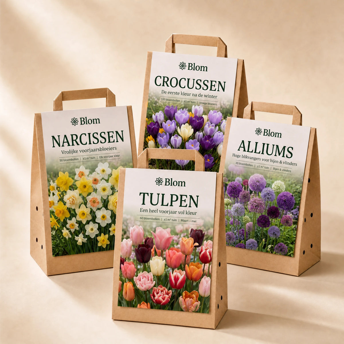 Die vier Blumengarten-Beutel nebeneinander: Narzissen, Krokusse, Tulpen und Zierlauch, jeder für etwa 1 m² Garten